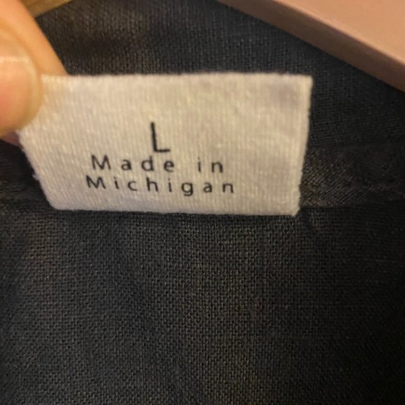 Conscious Clothing Black Linen Shirt Dress with Pockets and Snap Buttons - Picture 4 of 11